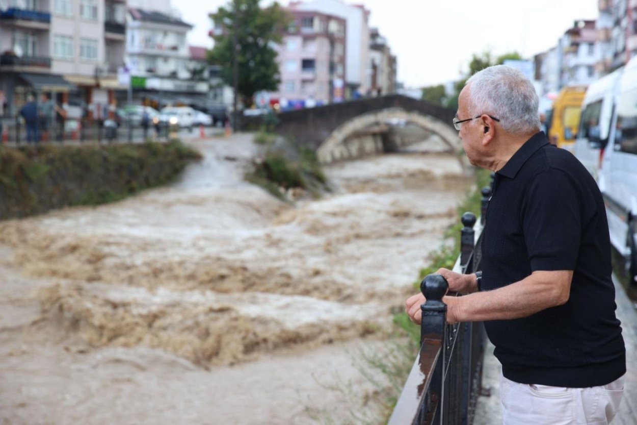 BAŞKAN GÜLER SAHADA