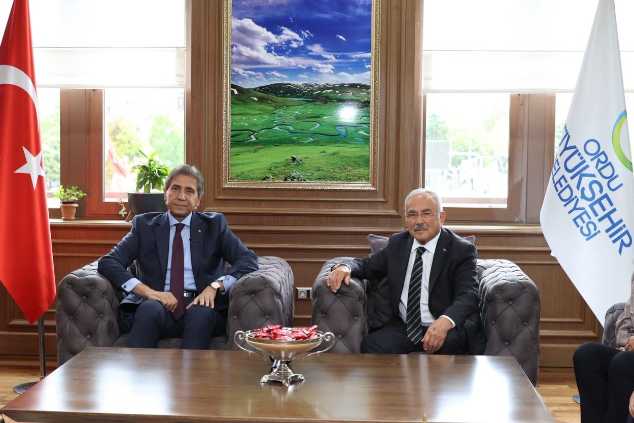AK PARTİ GENEL BAŞKAN YARDIMCISI MUSTAFA DEMİR BÜYÜKŞEHİR’DE