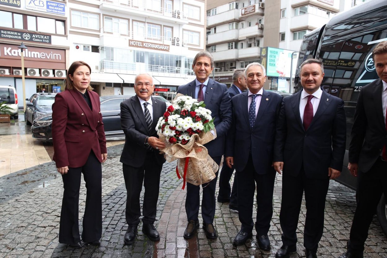 AK PARTİ GENEL BAŞKAN YARDIMCISI MUSTAFA DEMİR BÜYÜKŞEHİR’DE